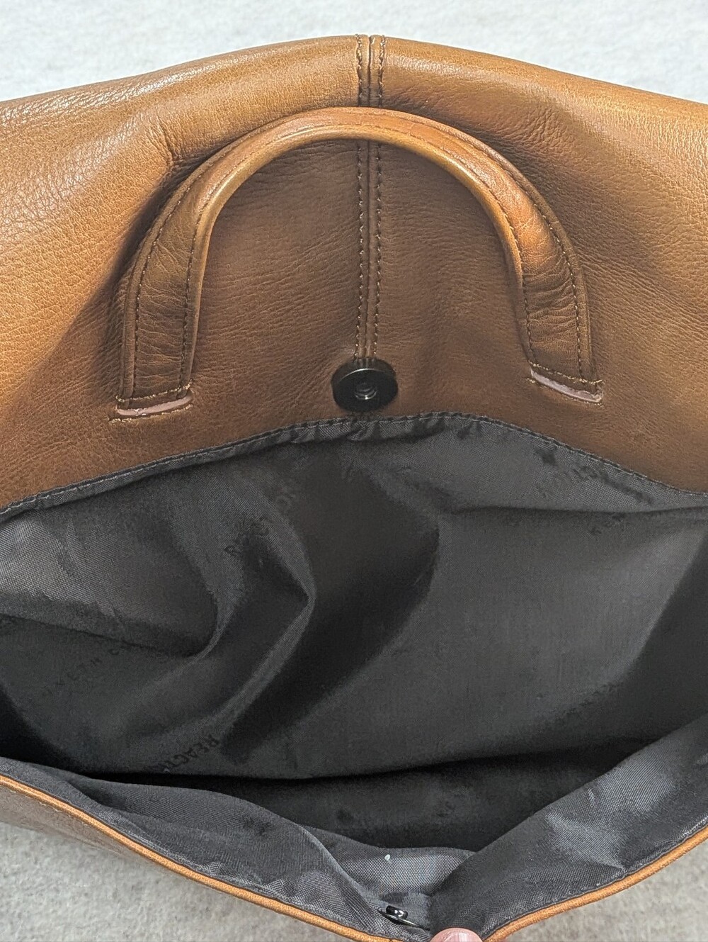 Kenneth Cole Leather Messenger Bag Briefcase Natural Tan Crossbody Work Laptop - Picture 9 of 16